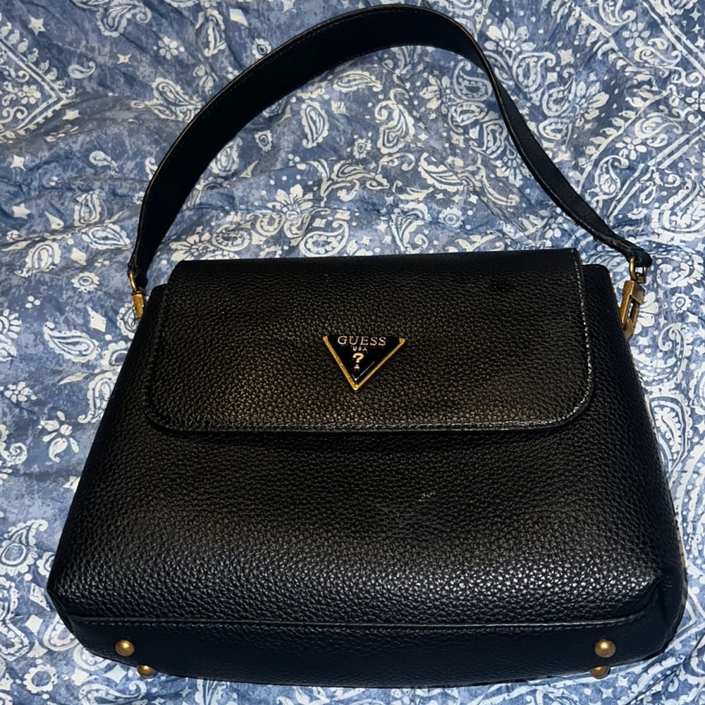 Guess purse in black-Brand new never used